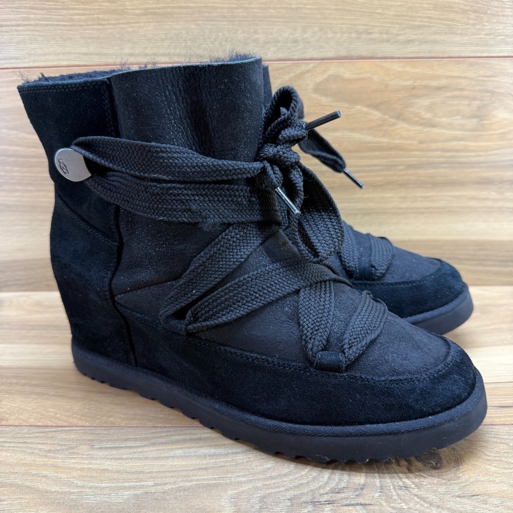 UGG Femme Wedge Lace Up Boots‎ Womens 10 Black Suede Bomber